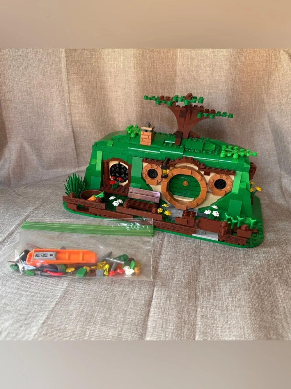 Lego The Hobbit An Unexpected Gathering Bag End Assembled Complete No MiniFigs - Picture 2 of 16